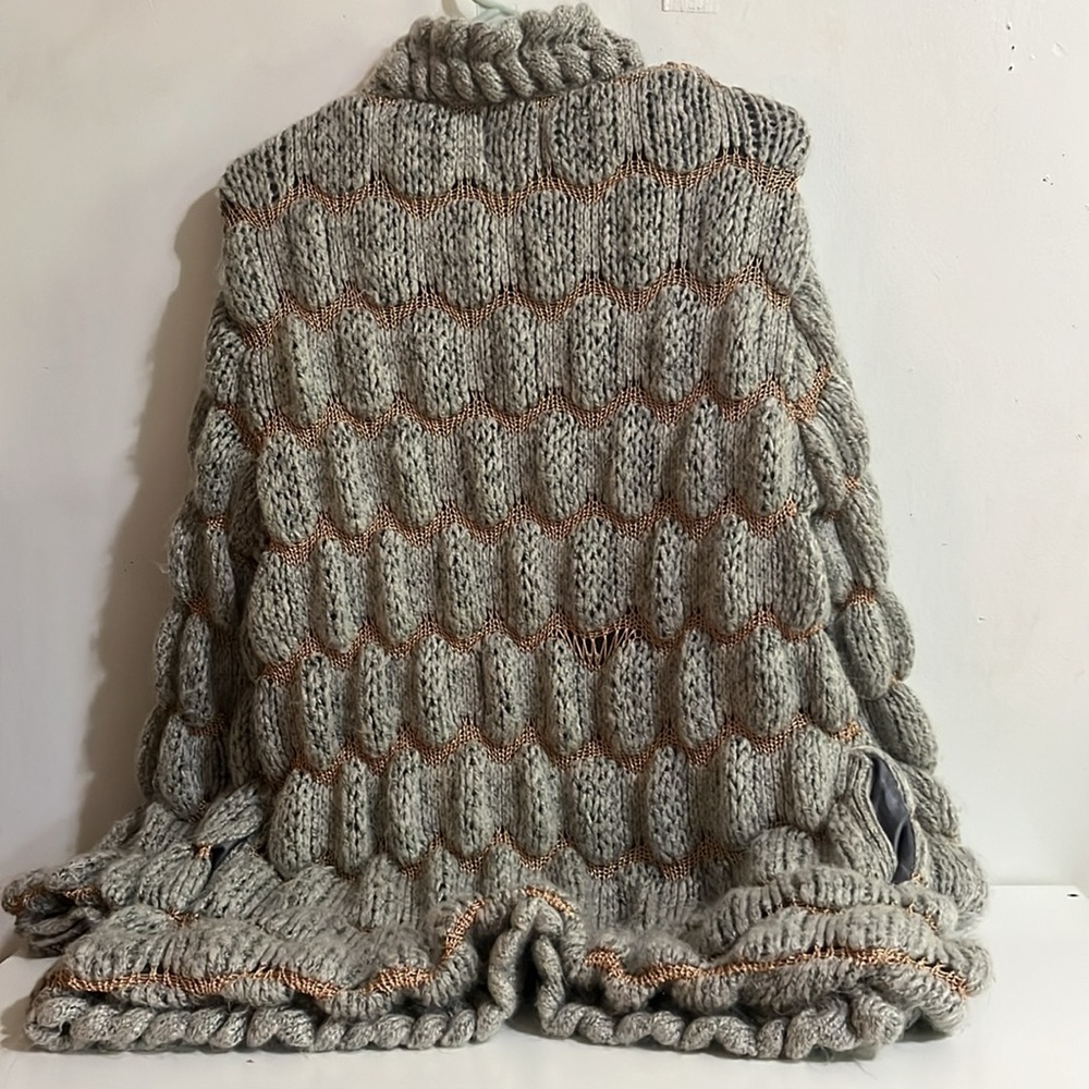 UNIF Gray and Gold Textured Knit Cardigan Size Small - Picture 4 of 5